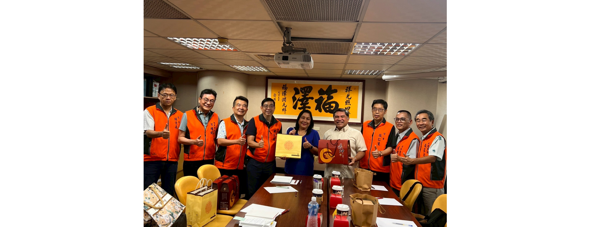 1141002菲律賓辦事處代表拜會本會&mdash;&mdash;移工事務交流與致謝」